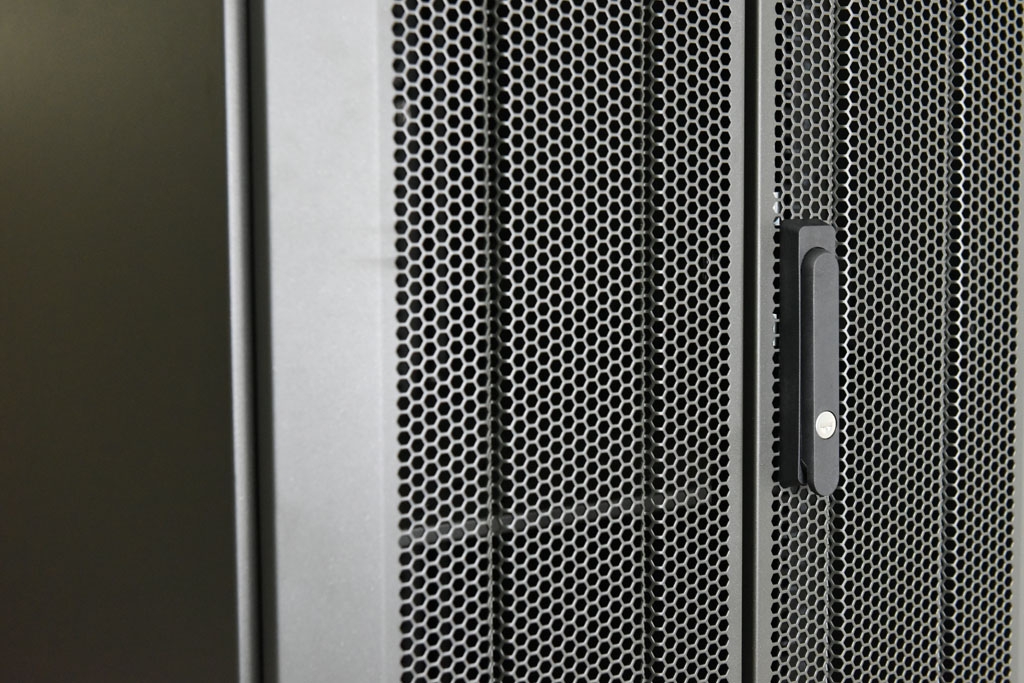 37U Rack Enclosure Server Cabinet w/ Arc Mesh Door, New Slimmer